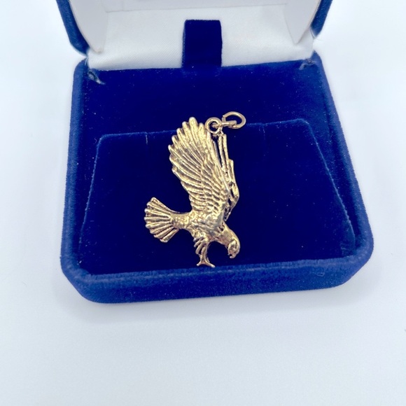 Jewelry - Vintage 12K Gold Eagle Pendant with Detailed Feather Texturing​​​